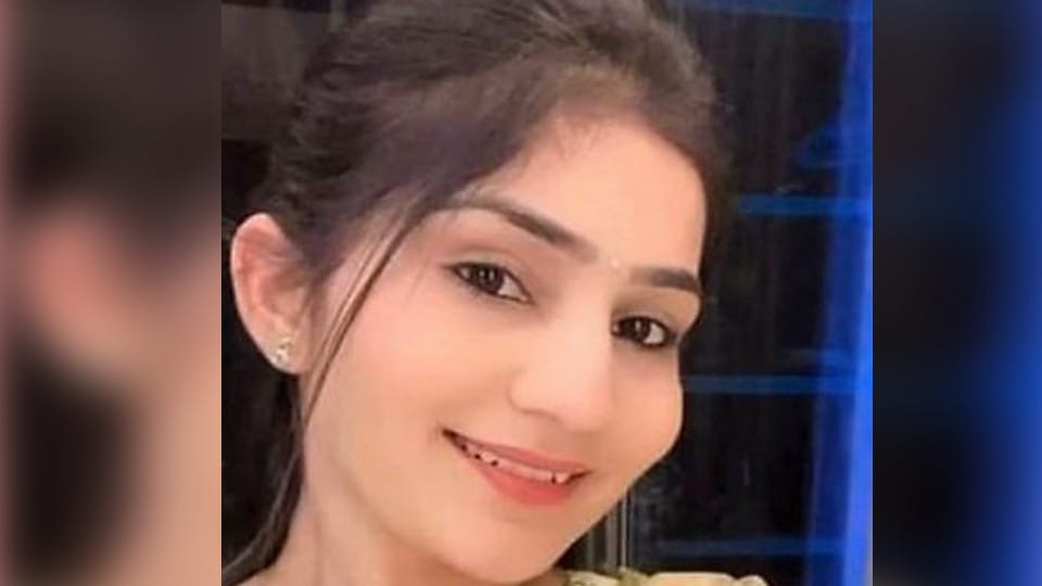 Amisha came alone from Rudrapur via train confirmed by CCTV camera in Moradabad