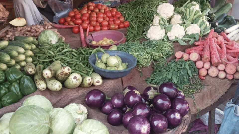 Prices of green vegetables half in winter