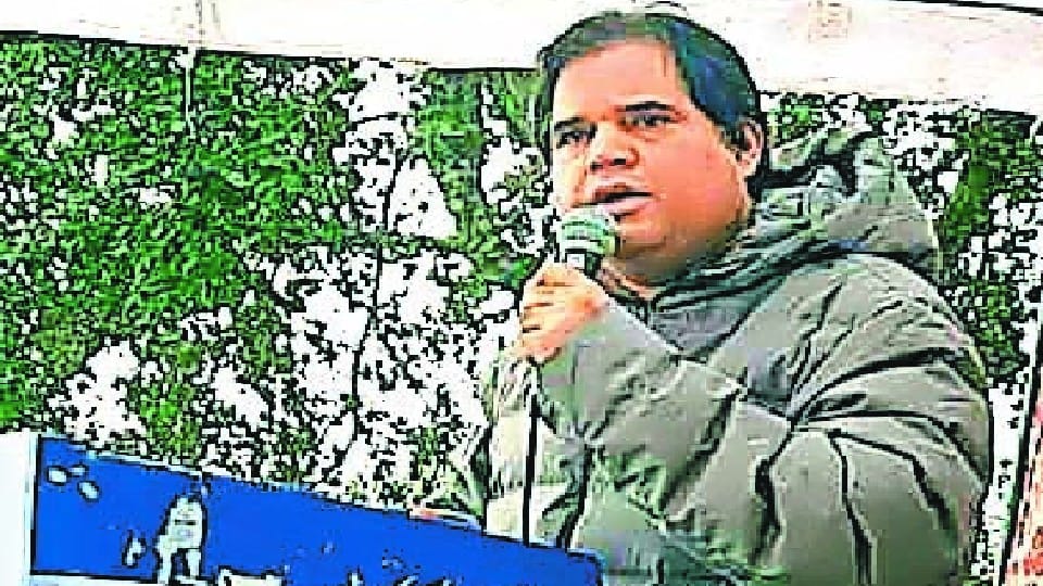BJP MP Varun Gandhi raised questions to the BJP government in Pilibhit