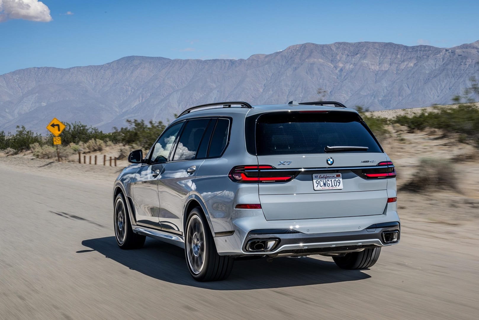 BMW X7 facelift 2023 SUV launched in India Know Price Features Specs News in Hindi