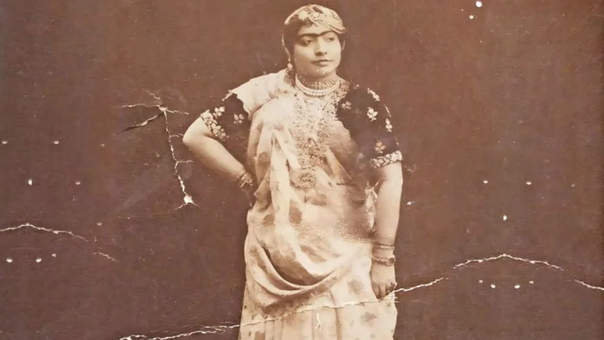 Gauhar jaan Death Anniversary Story of India first recording artist and famous career life unkown facts
