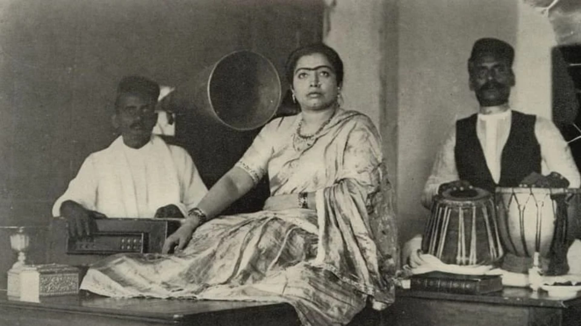 Gauhar jaan Death Anniversary Story of India first recording artist and famous career life unkown facts