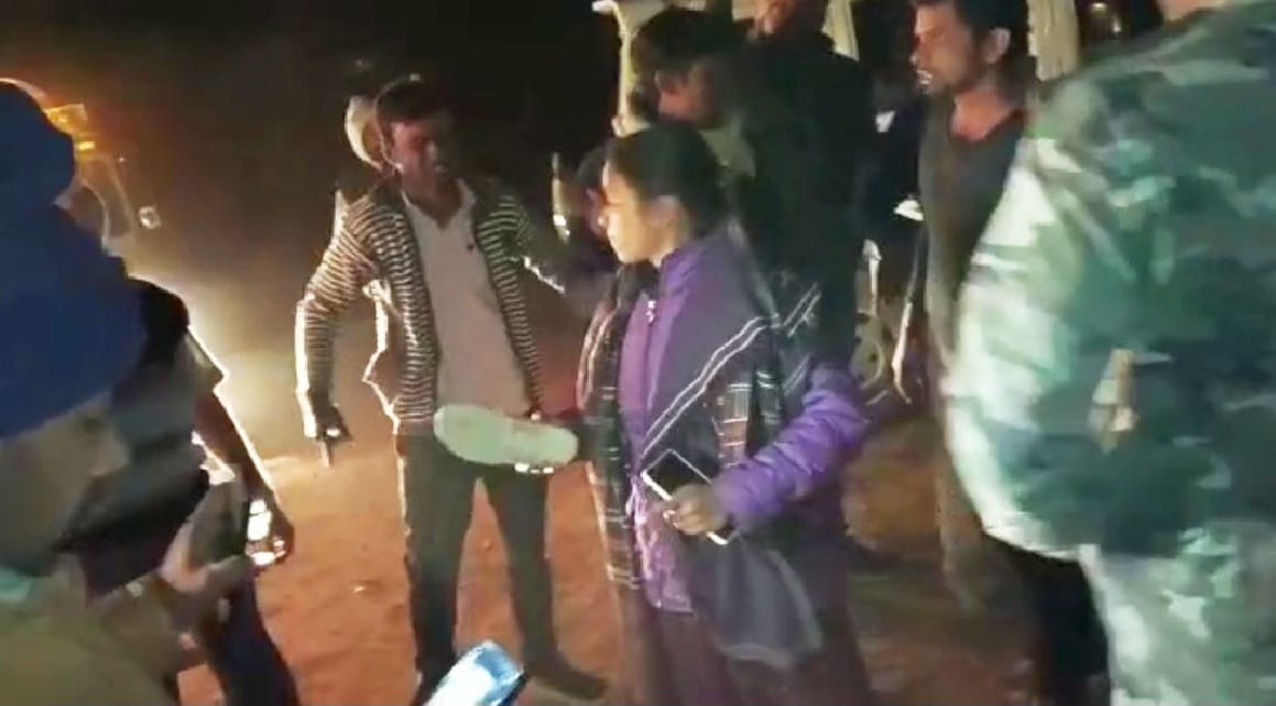 fight between the city council president and the police personnel in Chitrakoot, dispute over illegal mining