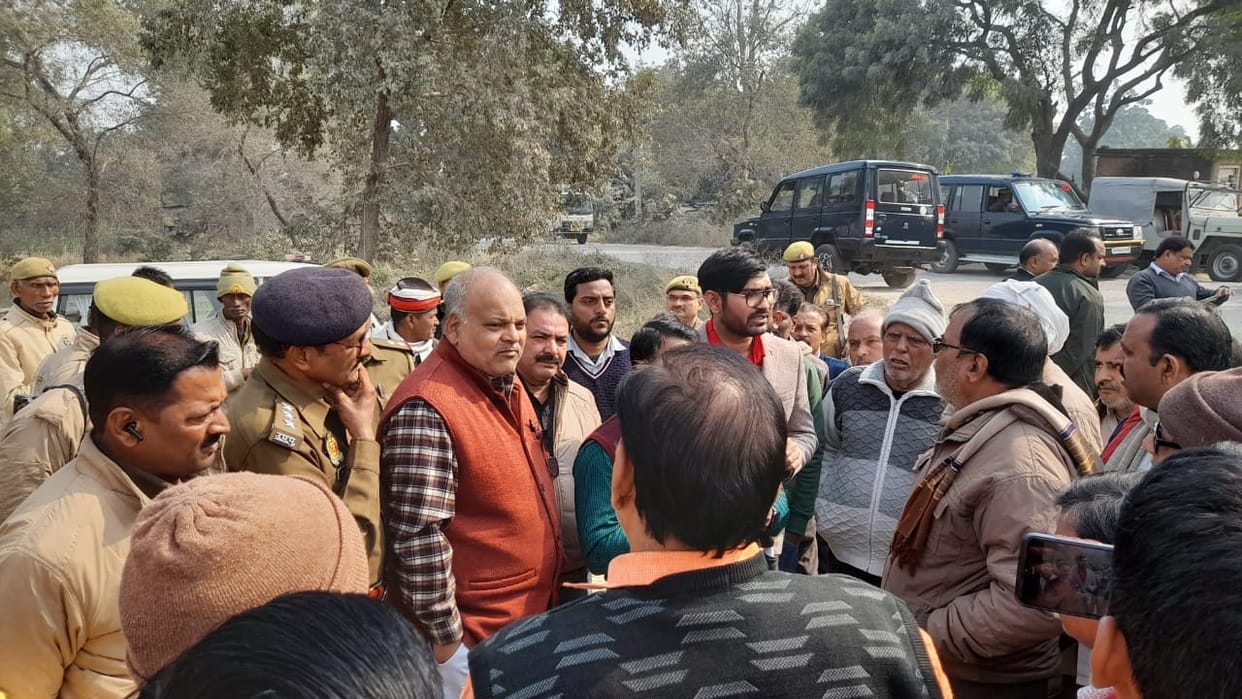 Farmers adamant on demanding compensation, returned responsible after protest
