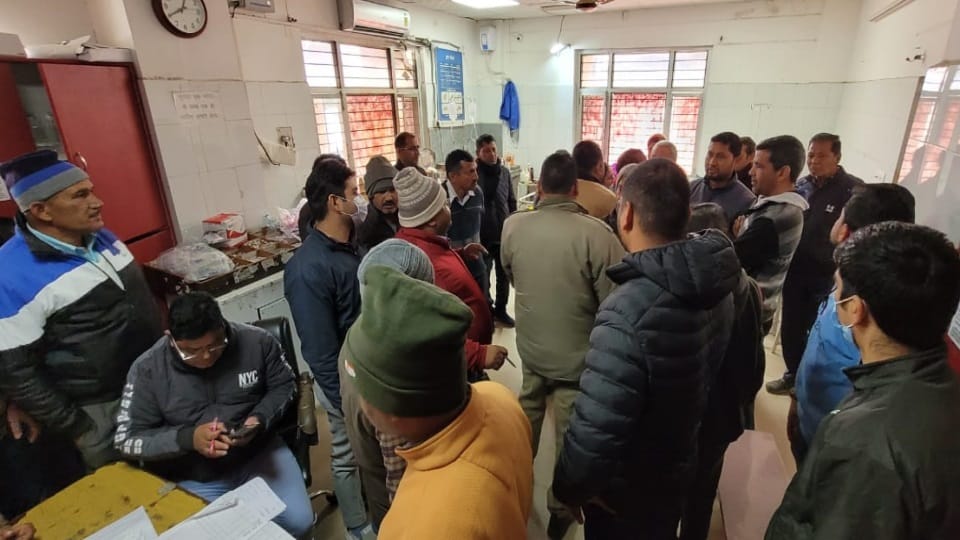 Kotdwar: woman who went to collect fodder leaves in the forest died due to electrocution