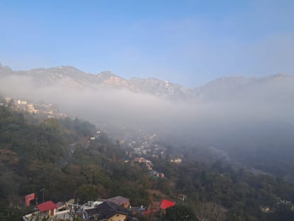 Nainital: भूस्खलन से संवदेनशील हो रही चायना पीक को मरम्मत की दरकार, विभाग को बजट का इंतजार Nainital China Peak hill needs repair department awaits budget
