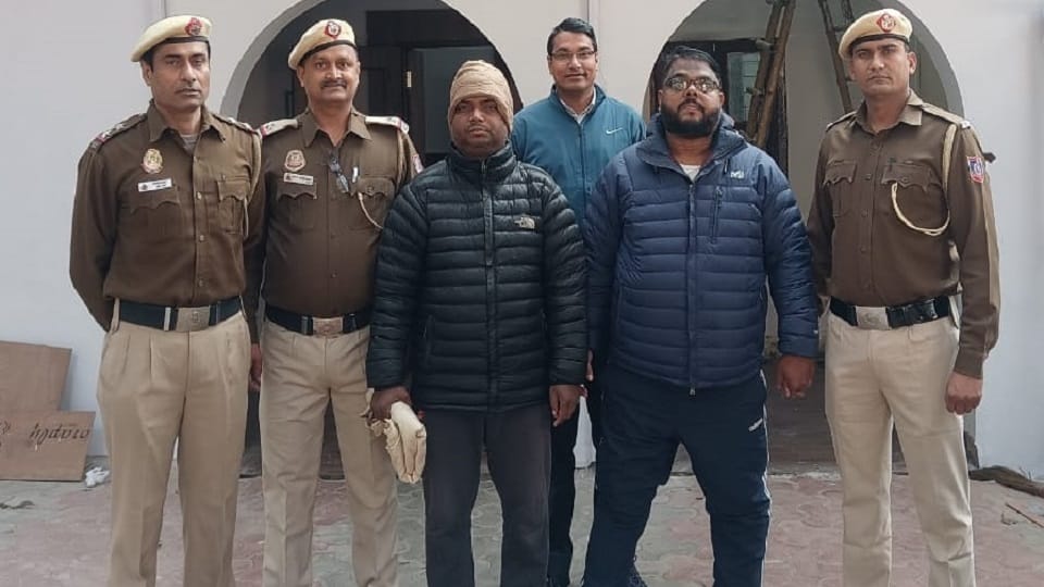 Jan Adhikar Party leader Dinesh Kumar Yadav and his partner Praveen Kumar arrested