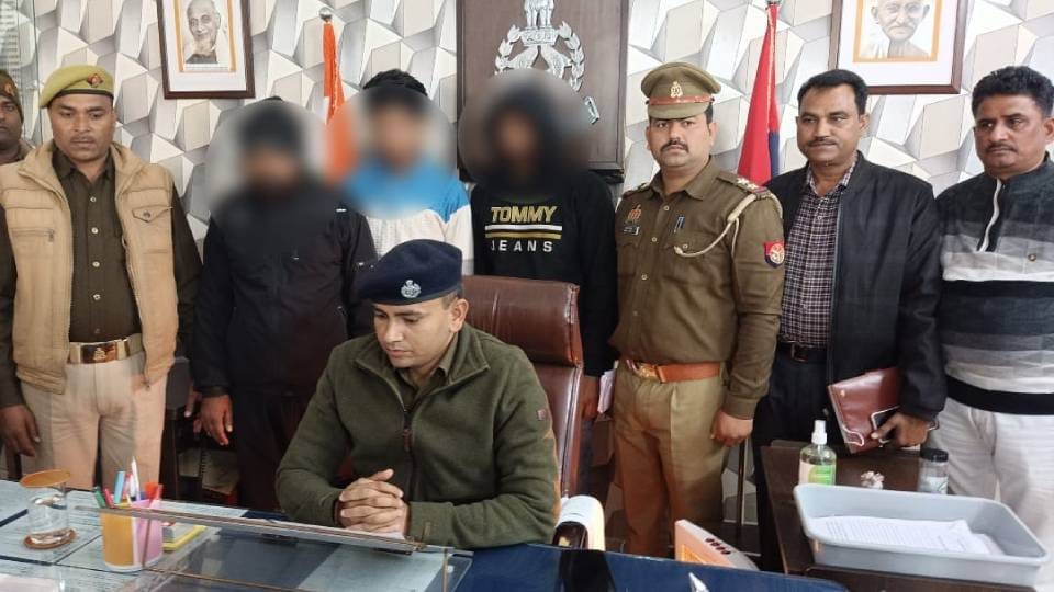 Three members arrested of gang who passed SSC GD exam and take contract for two lakhs in Agra