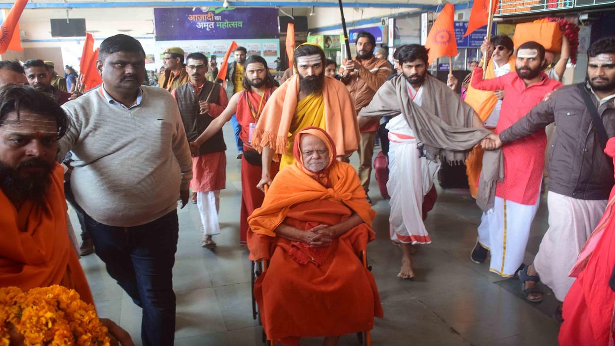 Magh Mela 2023: Puri Shankaracharya Swami Nischalanand reached Magh Mela, will stay till January 26