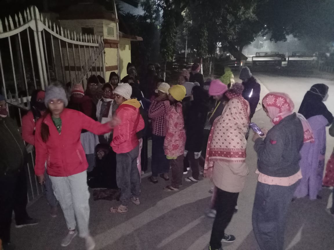 Photos The issue of bad food in the mess of the girls' hostel bhu the girl students sat on a protest all night
