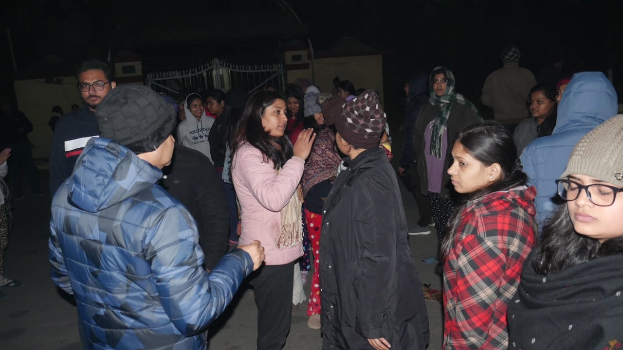 Photos The issue of bad food in the mess of the girls' hostel bhu the girl students sat on a protest all night