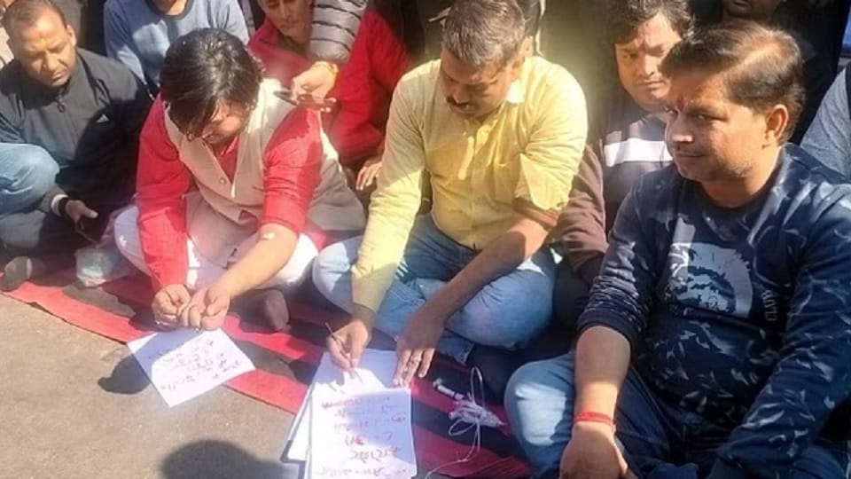 Letter written in blood to PM CM against Banke Bihari Corridor