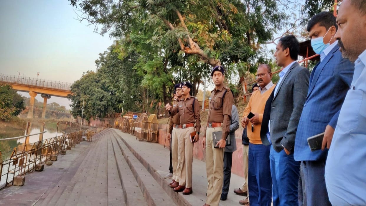 Ujjain On Shanishchari Amavasya collector inspected ghats regarding darshan and bath of devotees