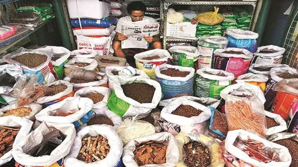 Government plans cheaper finance, easier rules for small retailers