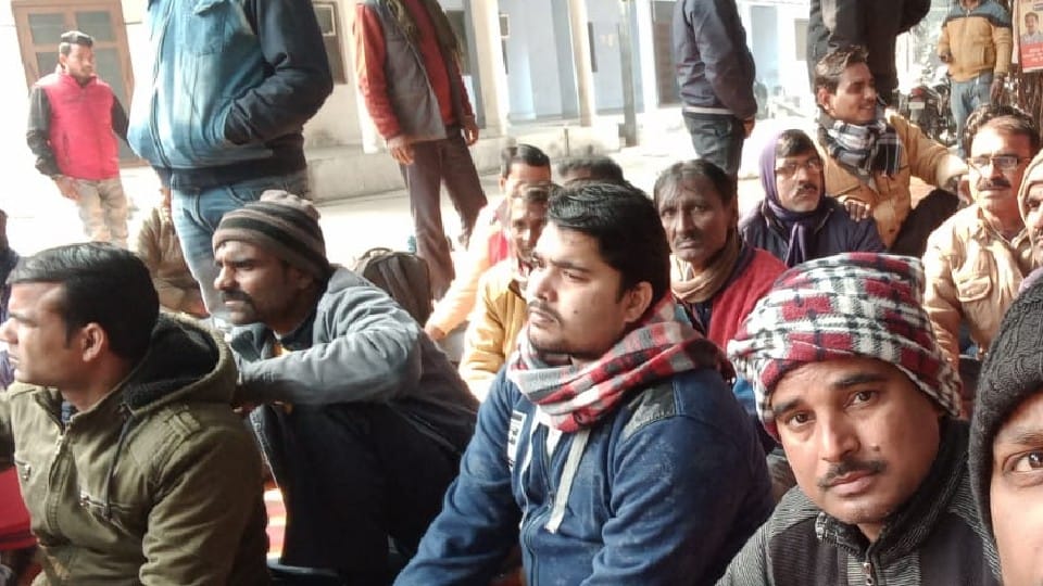 UPPCL Contract employees start work boycott in Bareilly