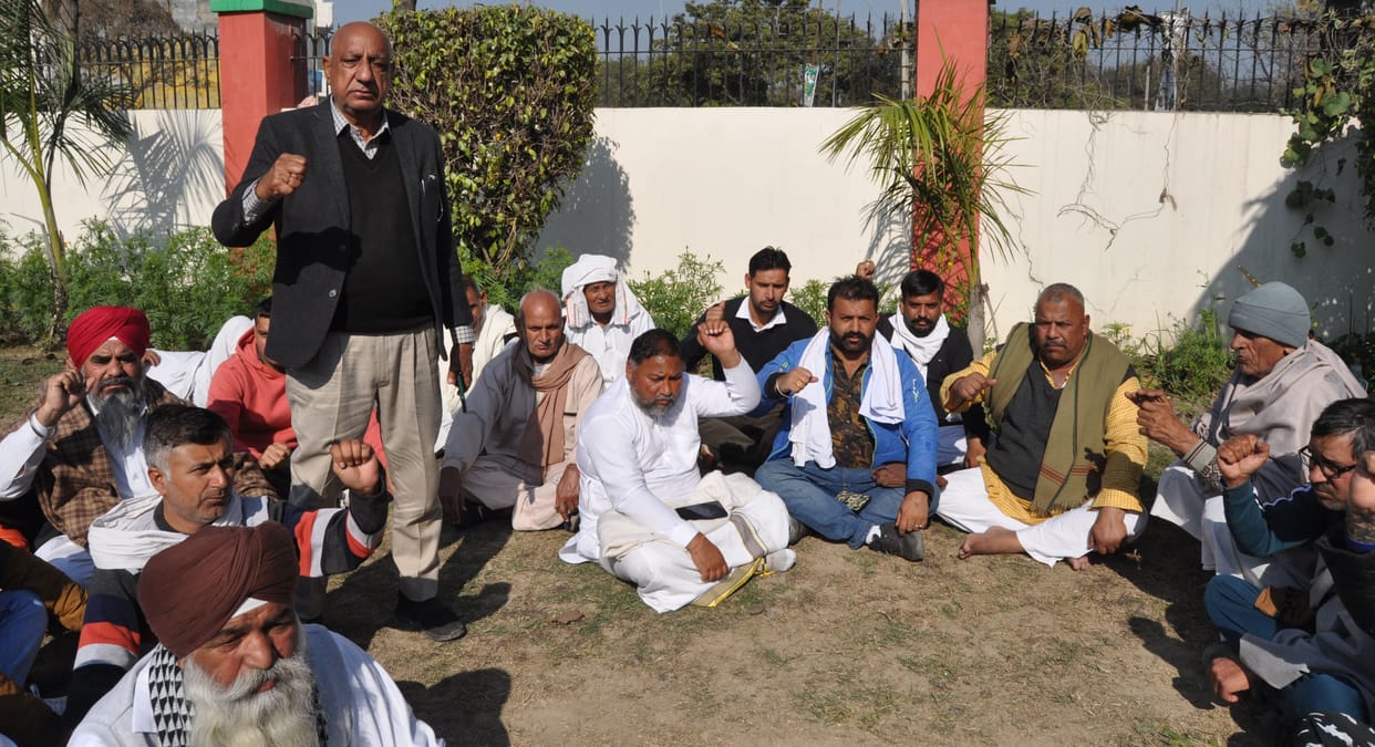 Farmers announced in Panchayat that 20 sugar mills will be closed