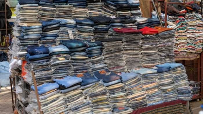 Cheapest Market In Delhi : azad market in Delhi is cheapest for cloth shopping in bundles