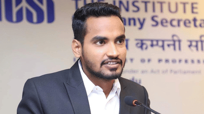 Indore Icsi News: शिवम बने इंदौर सीएस चैप्टर के चेयरमैन, समिति में भी कई नए नाम शामिल सीएस शिवम बघेल