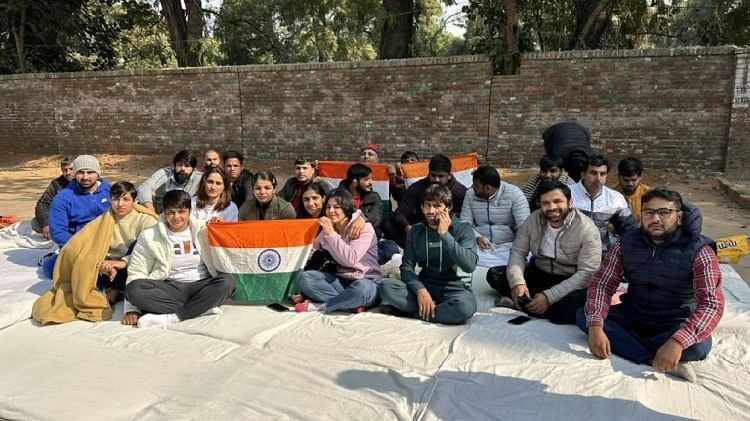 Trending News: Wrestlers Protest: Sports Ministry seeks response from Wrestling Federation on allegations of wrestlers, camp for women players canceled