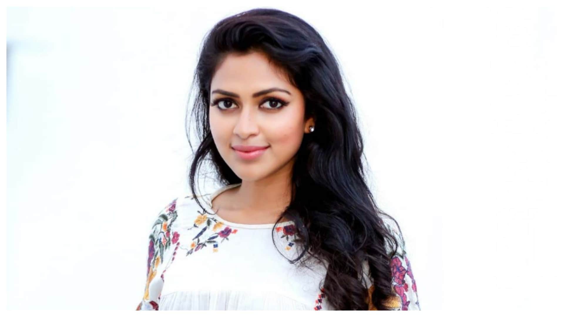 Amala Paul Was Not Given Entry In Thiruvairanikulam Mahadeva Temple Actress Accused Religious discrimination