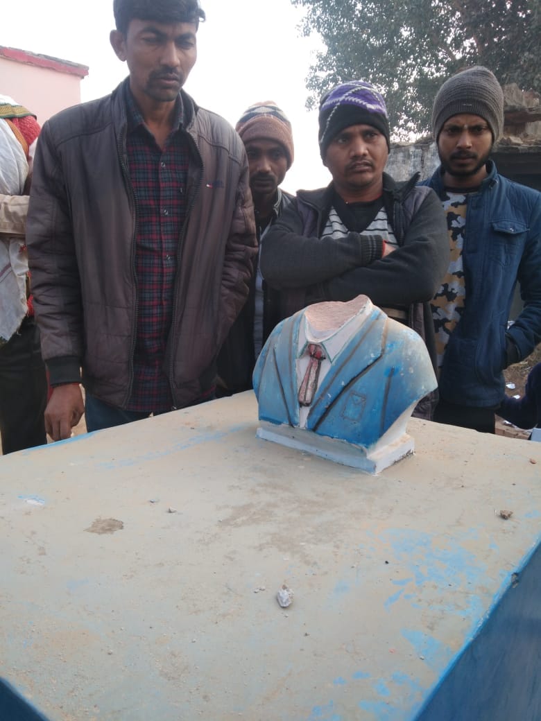 Chaotic elements broke Ambedkar's statue, anger among villagers, police force present in large numbers