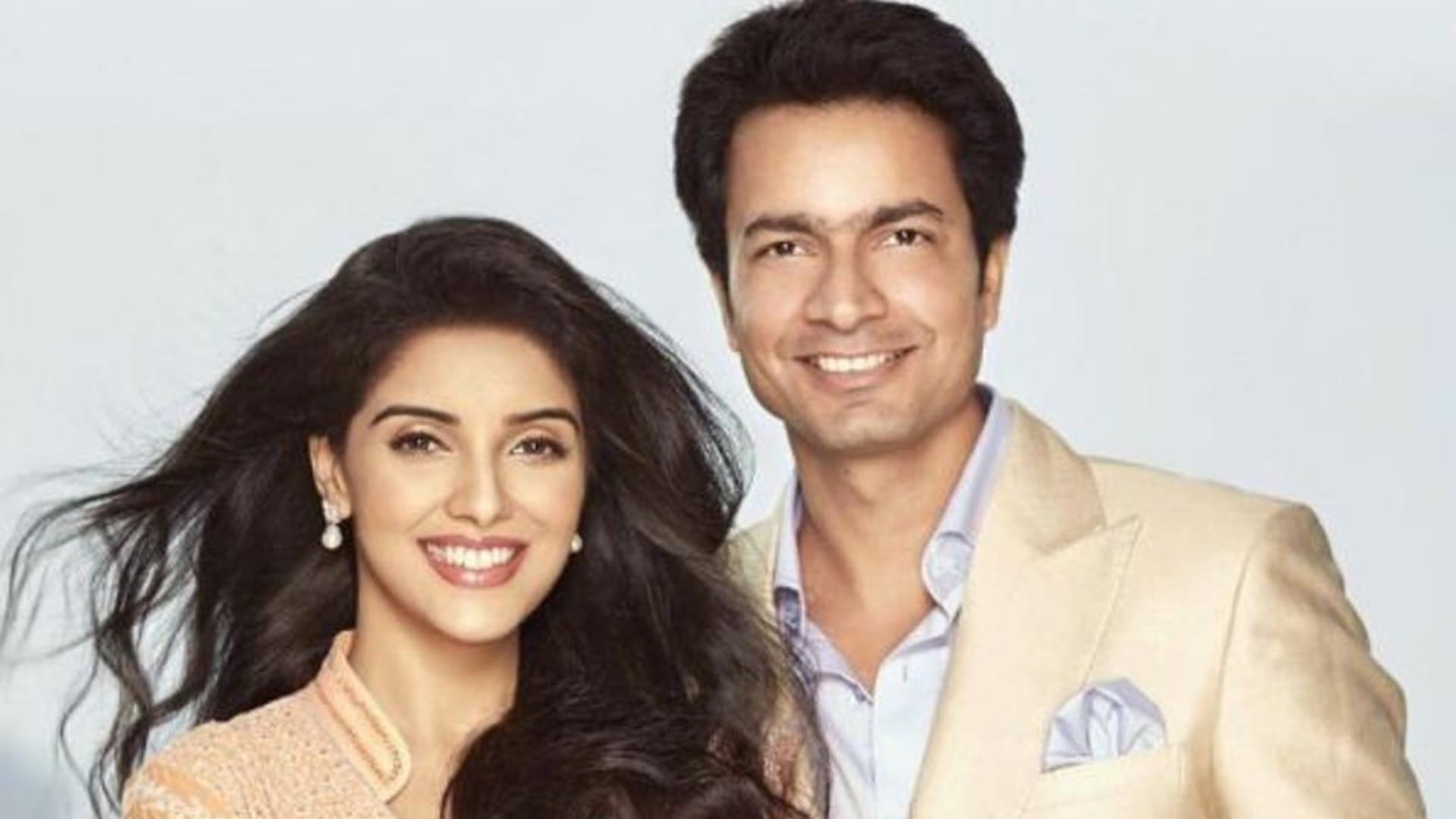 Asin Thottumkal Rahul Sharma Wedding Anniversary Know about their Love Story