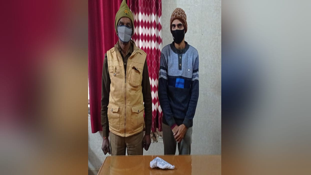 Baghpat police have arrested ten thousand prized accused in muzaffarnagar loot case