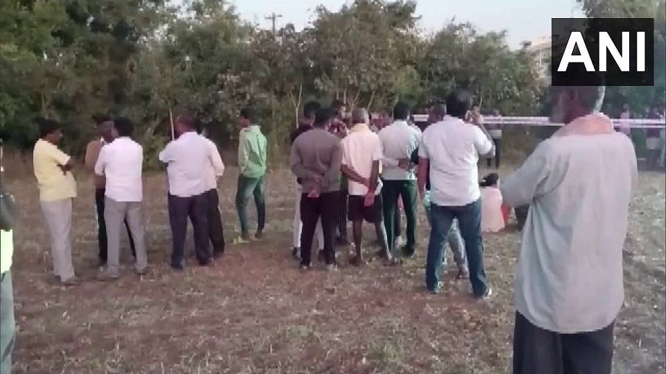 19-yr-old woman allegedly murdered after her throat was slit in Rajanukunte on outskirts  of Bengaluru