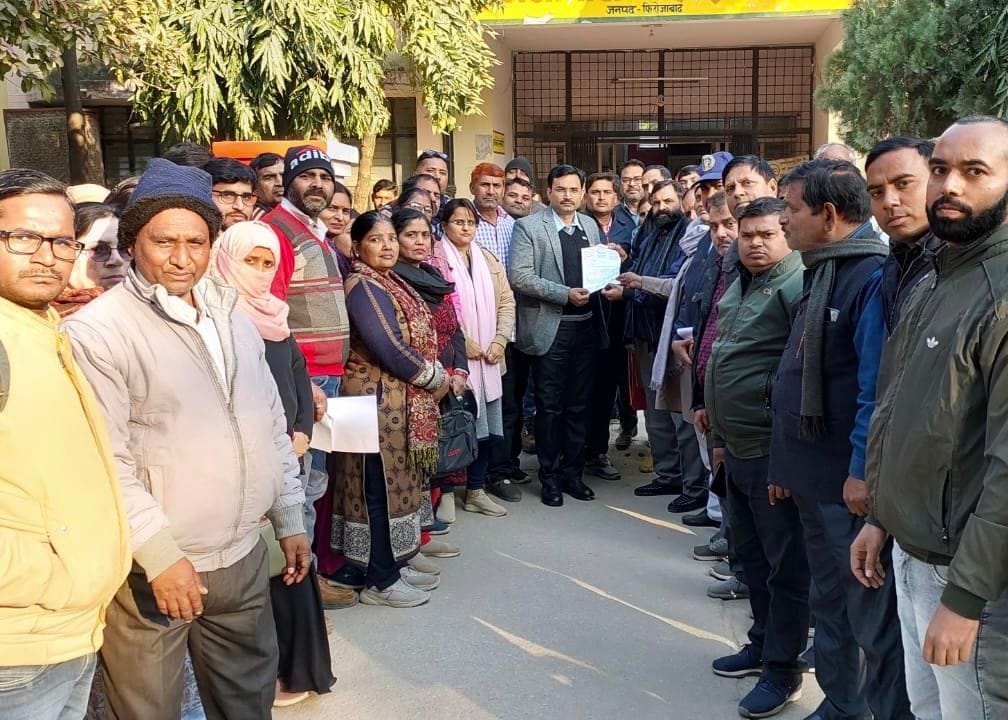 Government should not impose new pension on teachers, junior union submitted memorandum