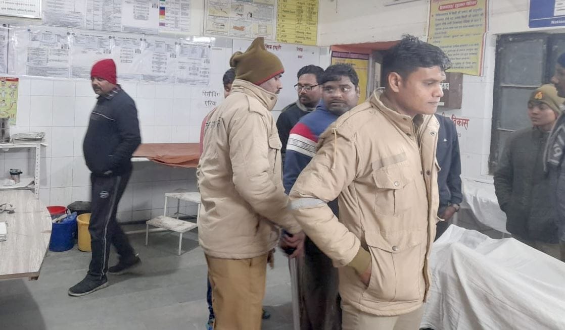 Minor Girl shot dead in bhadohi accused youth absconding