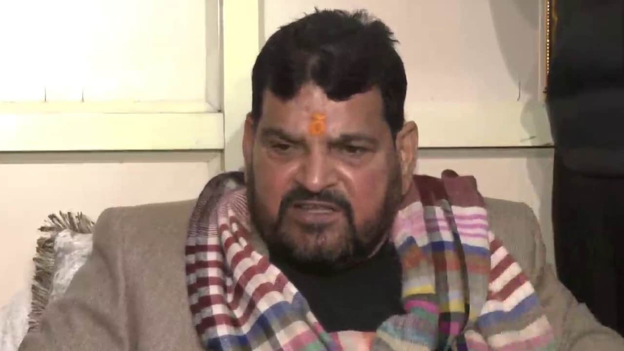 slapped Wrestler in the stage, accused of helping Dawood, know controversies of Brij Bhushan Singh