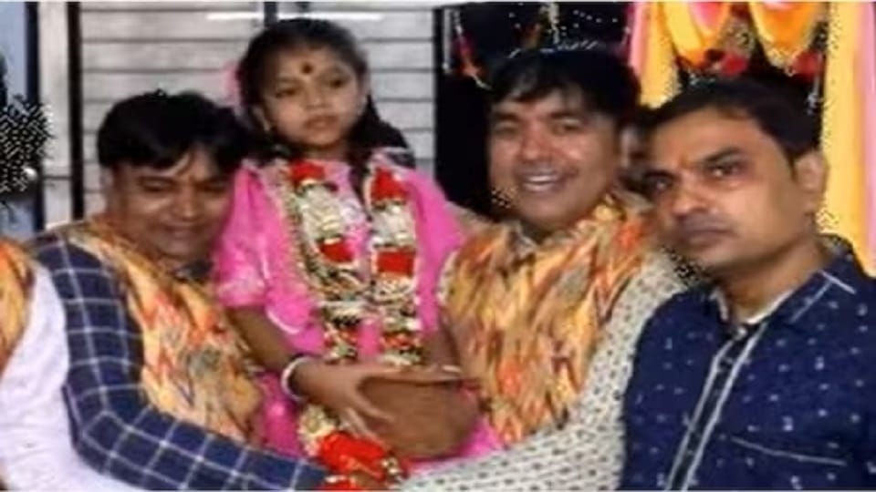 Eight Years Old Devanshi Sanghvi daughter of diamond merchant embraces monkhood in Gujarat