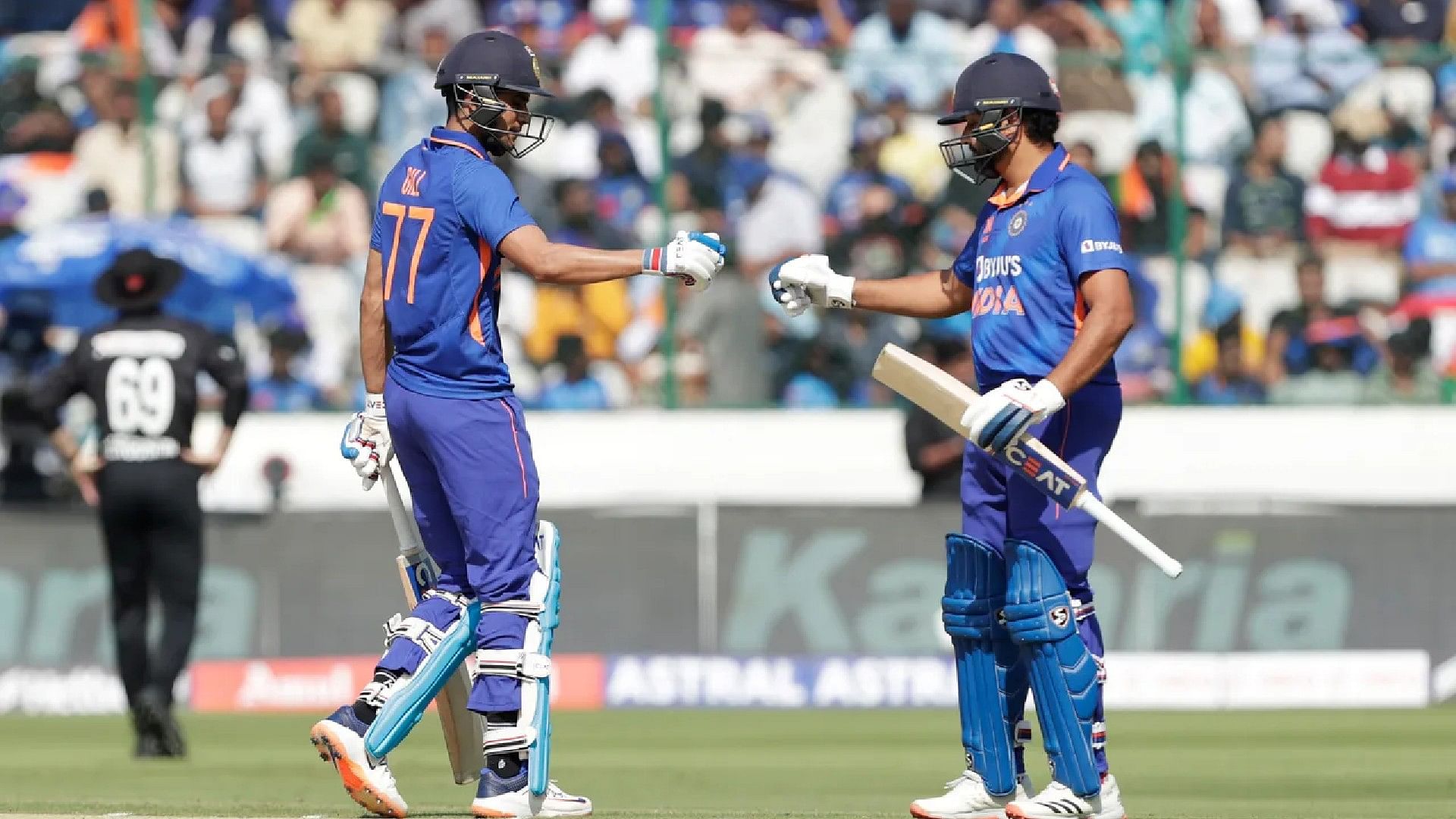 Ind Vs Nz 1st Odi Live:60 रन के स्कोर पर भारत का पहला विकेट गिरा, कप्तान  रोहित 34 रन बनाकर आउट - Ind Vs Nz 1st Odi Live Score: India Vs New