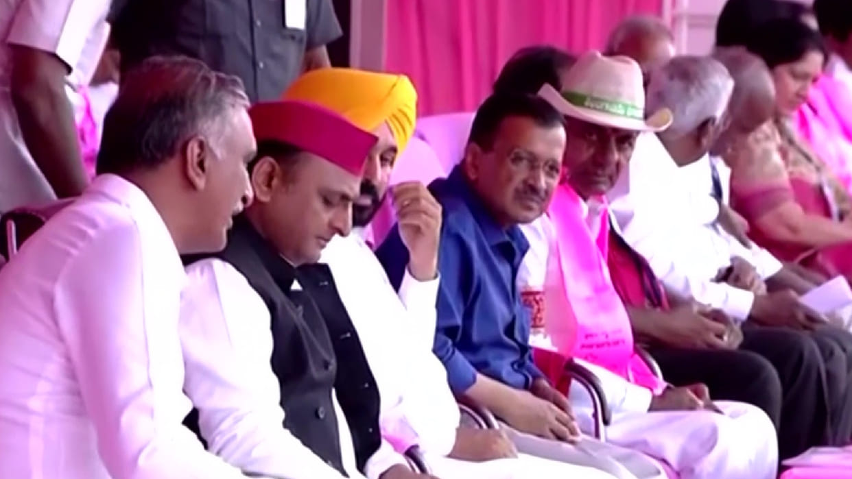 KCR Mega Rally Arvind Kejriwal Akhilesh Yadav And Left Leaders Attend BRS Public Meeting In Telangana