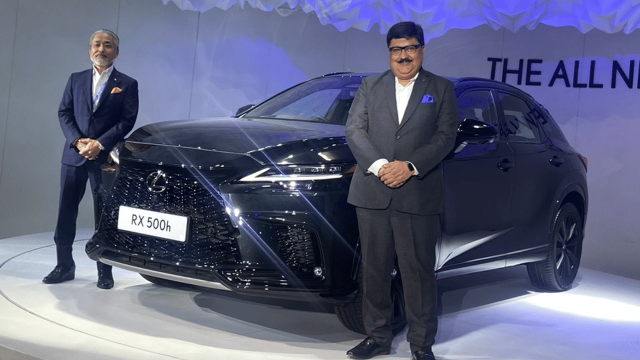 Luxury Carmakers Expect sales momentum to continue in Festive Season 2023 Claims Report