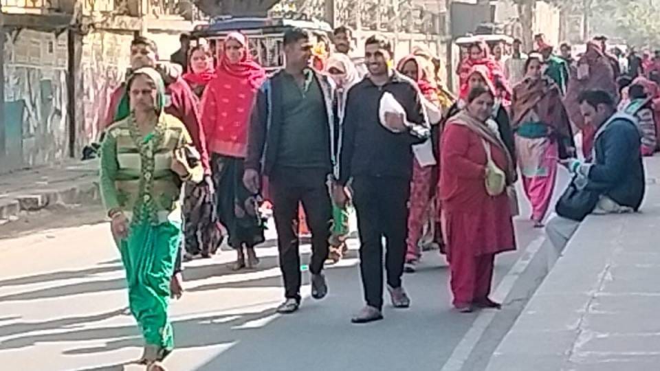 Traders opposing Banke Bihari Corridor in Vrindavan have opened shops after three days