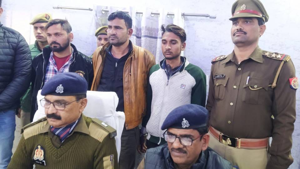 Police arrested three cow smugglers including kingpin in an encounter in Firozabad