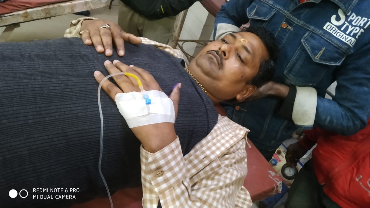 Bullets rained in broad daylight: miscreants from Scorpio fired on a bike rider, admitted to hospital, stir