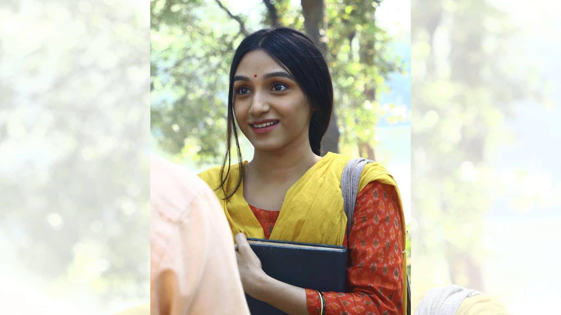 Tanisha Santoshi Interview Bollywood News in Hindi Gandhi Godse Ek Yudh Rekha Madhuri Katrina Ranbir Shahid
