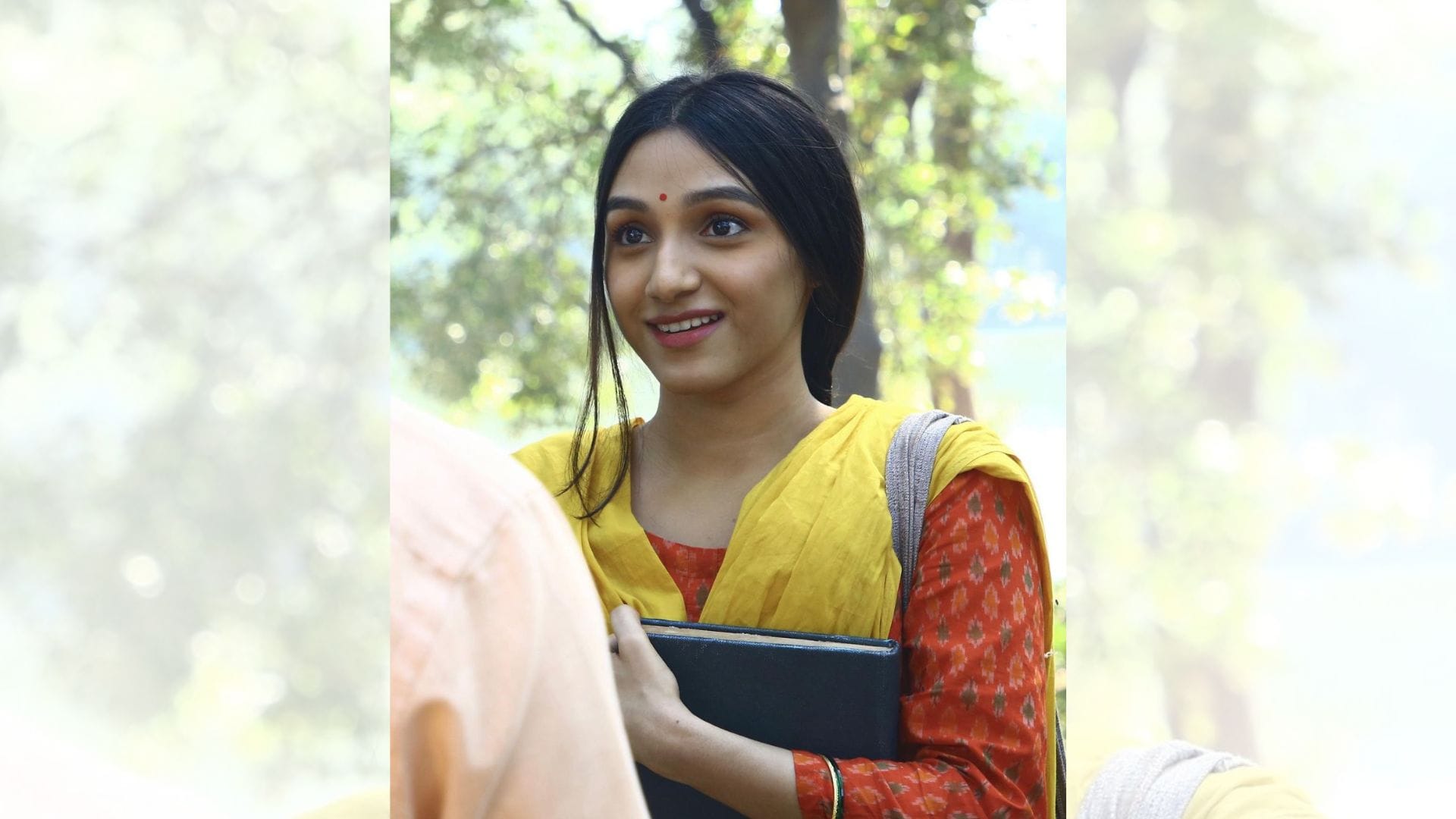 Tanisha Santoshi Interview Bollywood News in Hindi Gandhi Godse Ek Yudh Rekha Madhuri Katrina Ranbir Shahid