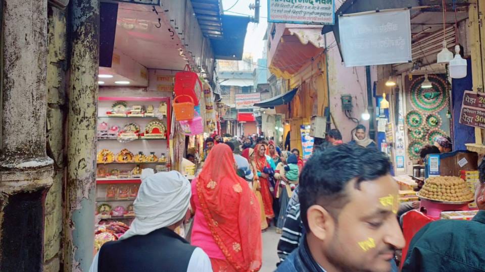 Traders opposing Banke Bihari Corridor in Vrindavan have opened shops after three days