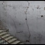 घरों में पड़ी दरारें ( प्रतीकात्मक )