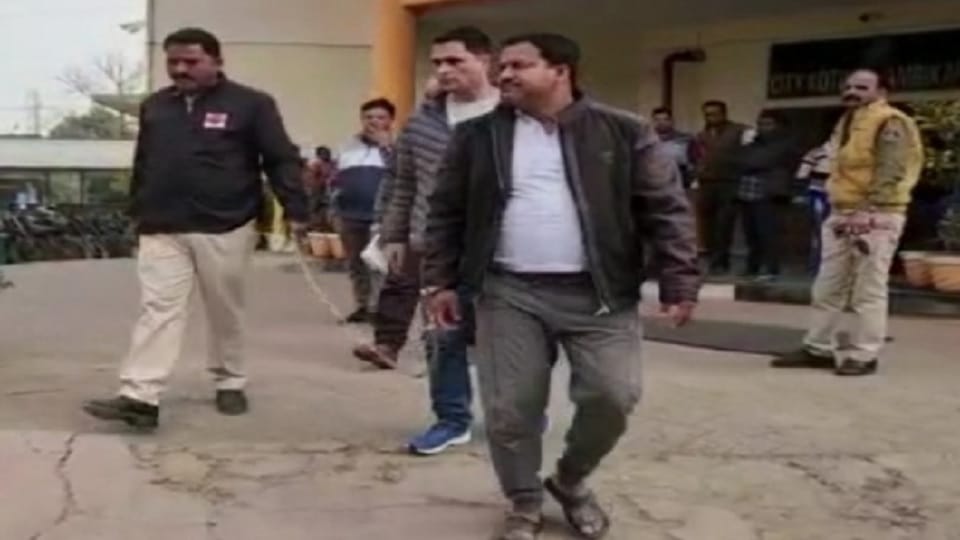 Ambikapur fruit businessman arrested in case of fraud of 1.5 crore