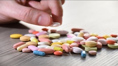 CDSCO: कोलकाता के गोदाम से प्रतिष्ठित ब्रांडों की दो करोड़ की नकली दवाएं जब्त, सीडीएससीओ की कार्रवाई Counterfeit medicines worth Rs 2 crore of top brands seized from Kolkata warehouse big news in hindi