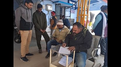 बिहार में हैवानियत: वैशाली में रात में साथ डांस नहीं करने दिया तो सुबह नाबालिग लड़की पर पेट्रोल छिड़क फूंका वैशाली में रात में साथ डांस नहीं करने दिया तो सुबह नाबालिग लड़की पर पेट्रोल छिड़क फूंका
