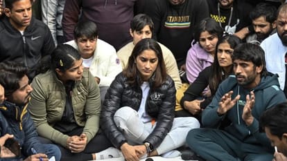 Wrestlers vs WFI: Press conference of wrestlers on dispute with WFI, Bajrang Punia, Vinesh Phogat Live Updates