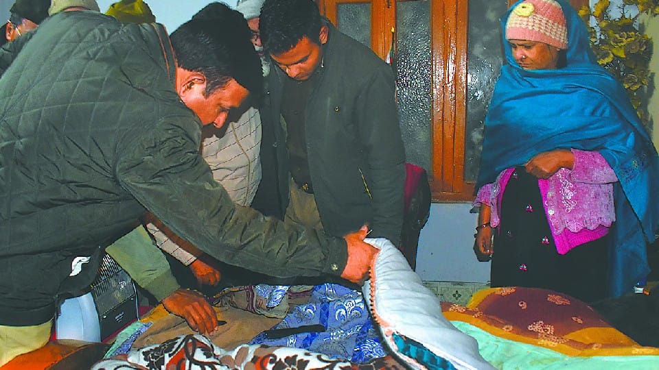 elderly woman was killed by hitting her on the head many bones were broken in bareilly
