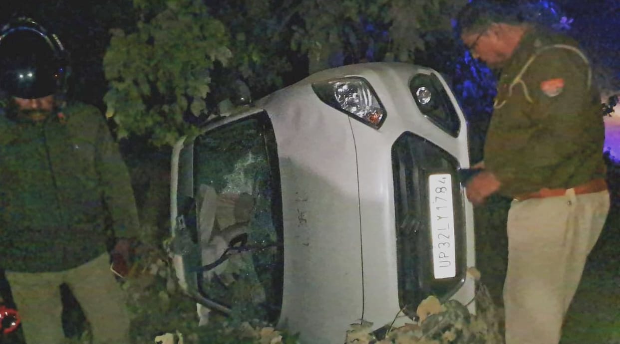 Car collided with tree, one killed and four injured