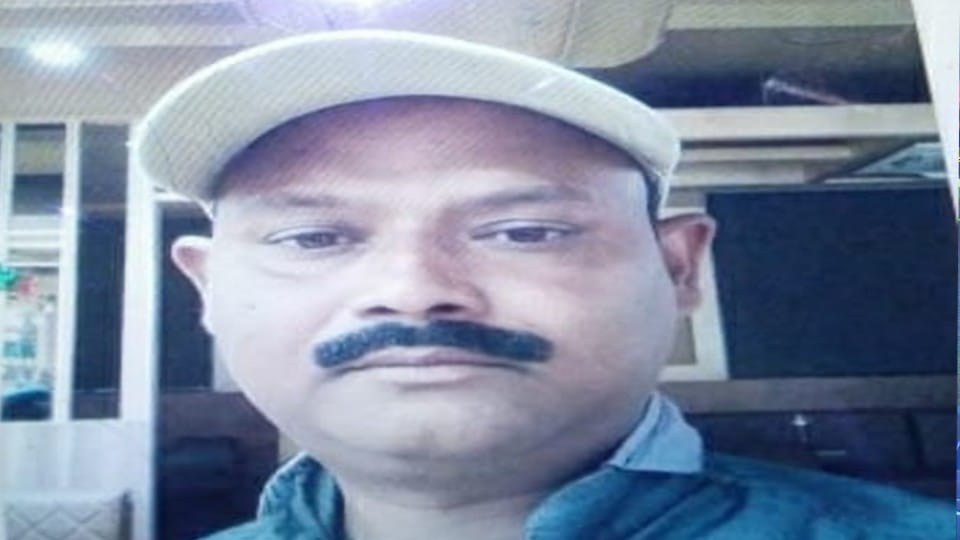 UPPCL contract employee found dead near pond in shahjahanpur