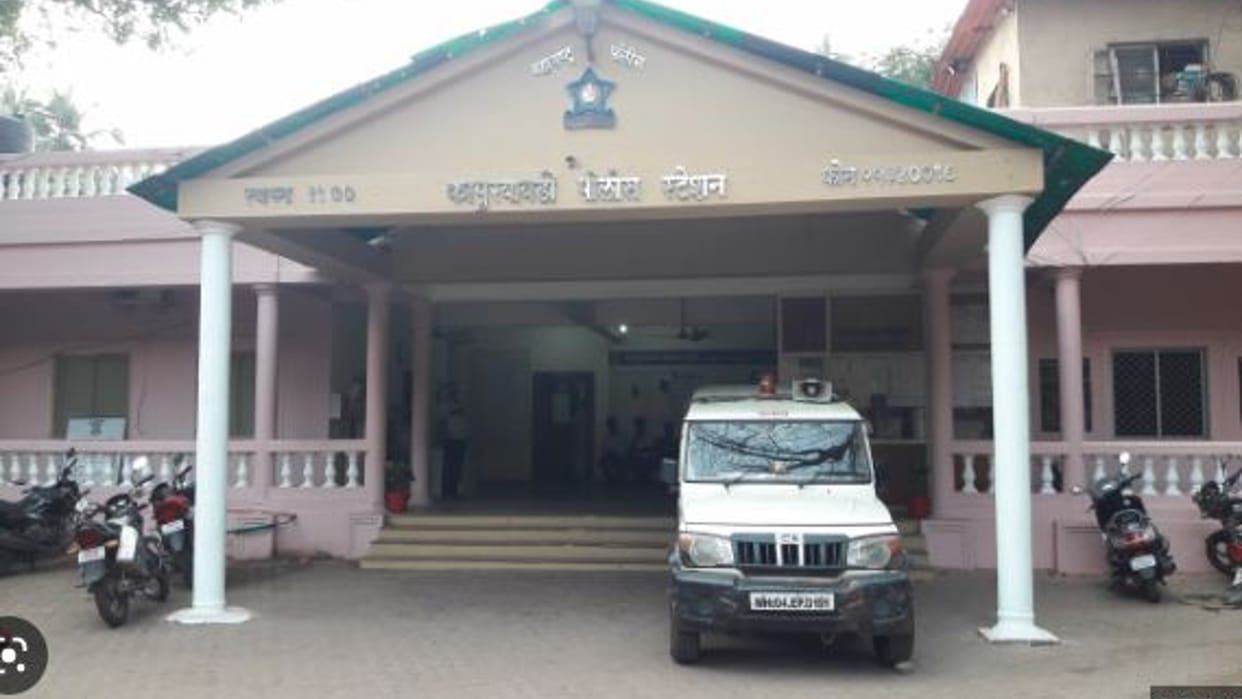 Three booked for duping MBBS aspirant of Rs 21 lakh in Maharashtra